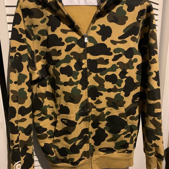 A Bathing Ape windstopper - Picture 8 of 8